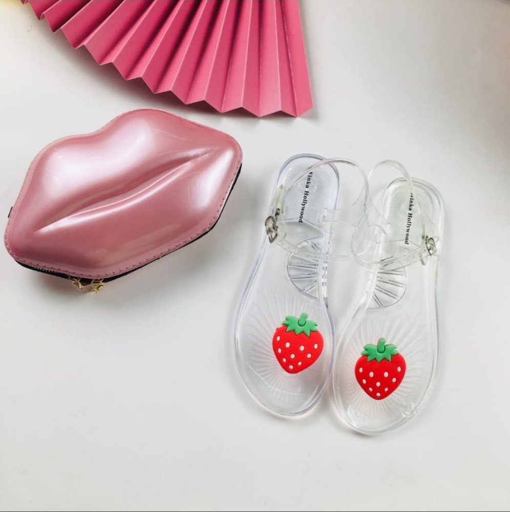Winka Hollywood strawberry sandals 🍓😋